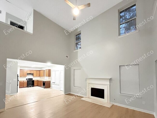 Foto del edificio - 3404 Summer Brooke Way