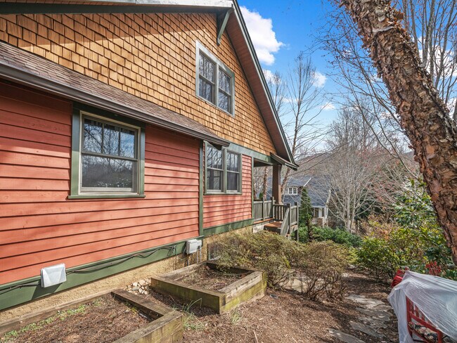 Building Photo - 50 Cheshire Dr