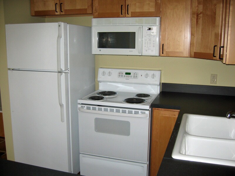 Fully applianced kitchen - 96 State St