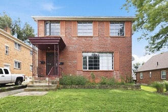 Building Photo - 960 Sherwood Dr