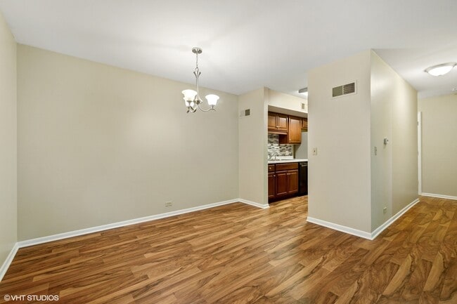 Building Photo - 520 Shorely Dr