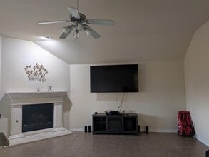 Building Photo - 7705 Pleasant Valley Tr