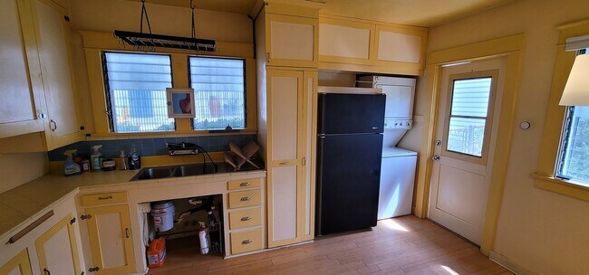 Foto del edificio - Glendale Awaits You