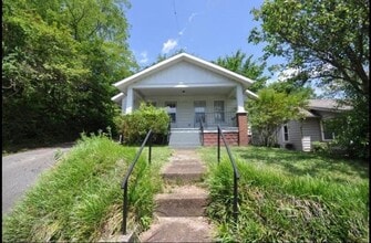 Building Photo - 208 W 12th St