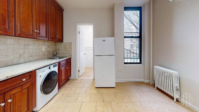 Foto del edificio - 318 E 80th St