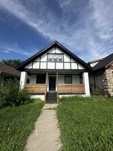 Building Photo - 2802 Monroe Ave