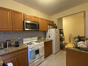 Building Photo - 124 Storms Ave
