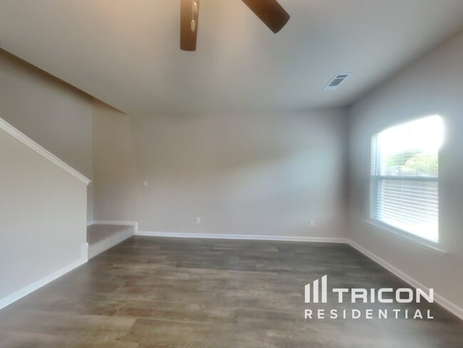 Building Photo - 172 Oliver Dr