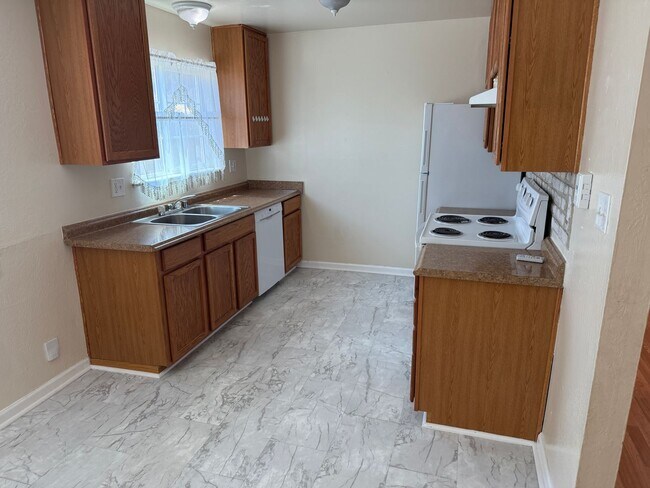 Foto del edificio - 2225 Hillsborough Ct