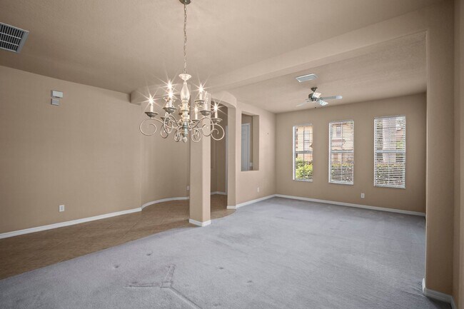 Foto del edificio - Modern 3-beds, 2-baths home located in the...
