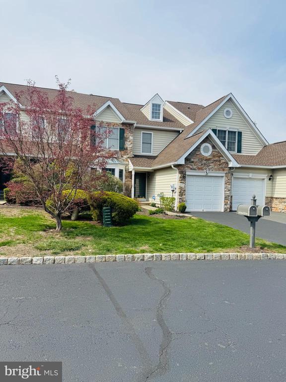 Foto principal - 242 Patriot Hill Dr