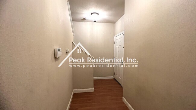 Building Photo - Wonderful Tri-Level North Natomas 2bd/2ba ...