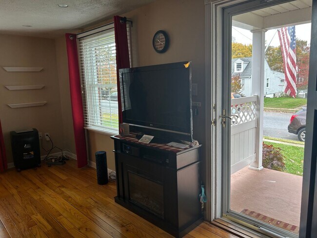 Foto del edificio - COMING SOON. 3-Bedroom House Located in Northeastern School District