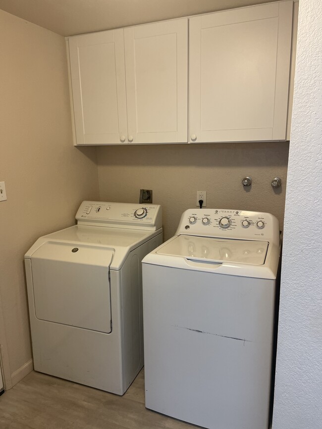 Laundry area - 2595 El Portal Dr