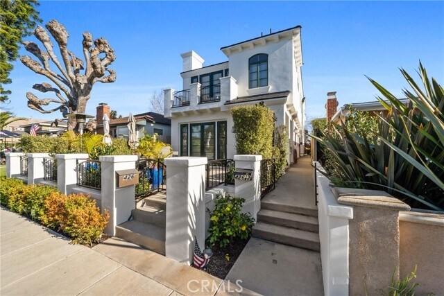 Foto del edificio - 426 Narcissus Ave