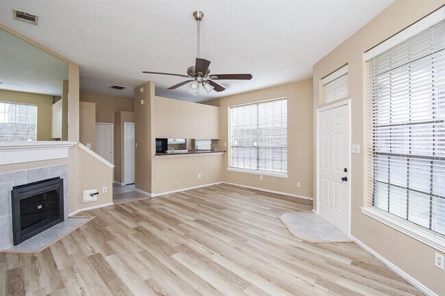 Foto del edificio - 8888 Benning Dr