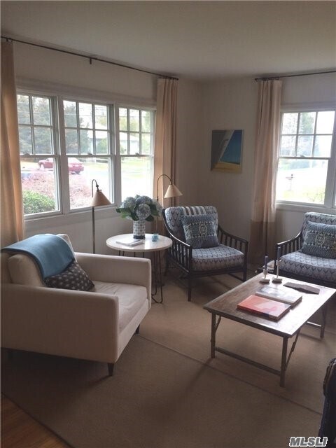 Foto del edificio - 11 Argonne Rd W