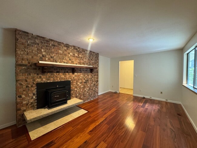 Foto del edificio - Tranquil 3 bedroom Rambler!!!