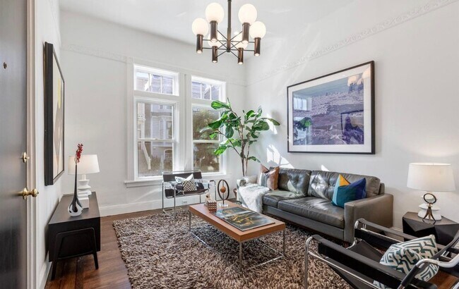 Furnished Living Room - 2924 Pine St