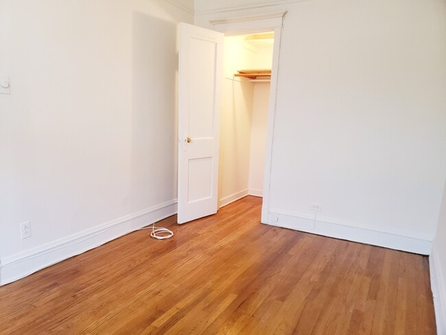 Bedroom - 3510 Broadway N