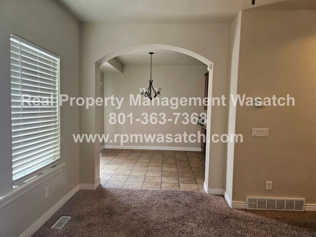 Building Photo - Gorgeous 3 Bed/3.5 Bath Home!!!