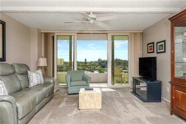 Foto del edificio - 6415 Midnight Pass Rd