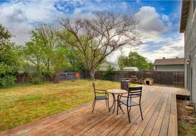 Spacious backyard with floating deck - 3609 Lasick Ct