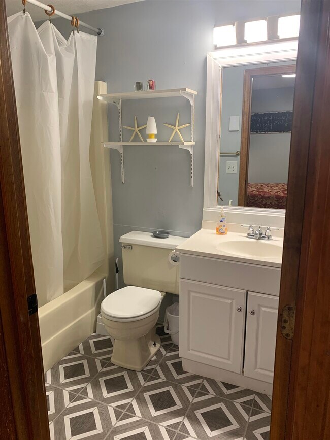 Foto del edificio - 8 Plaza Village Rd