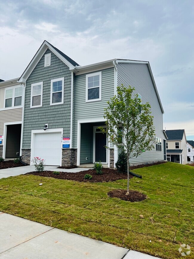 Building Photo - 5019 Shipper Ln