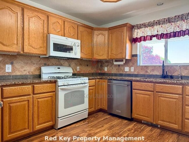 Foto del edificio - Breeze Cir Single Family Home