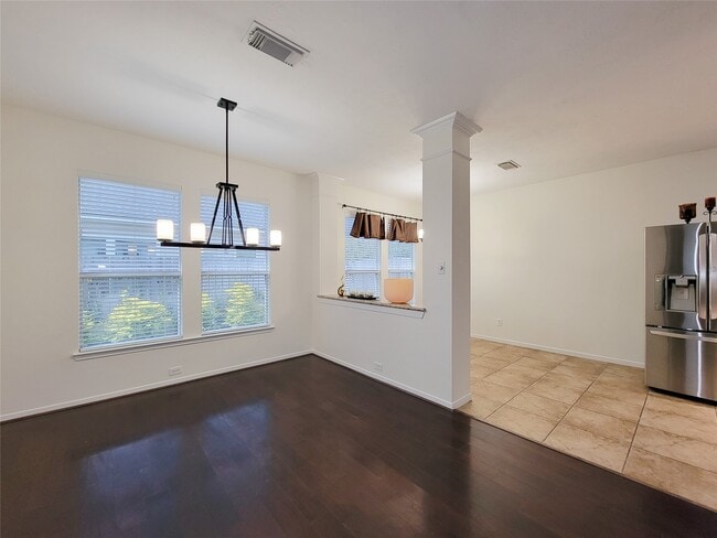 Building Photo - 5311 Timber Ct Hollow