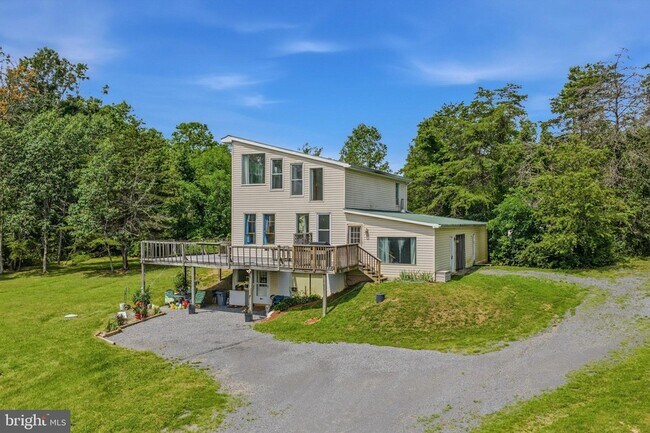 Foto del edificio - 856 Spriggs Rd