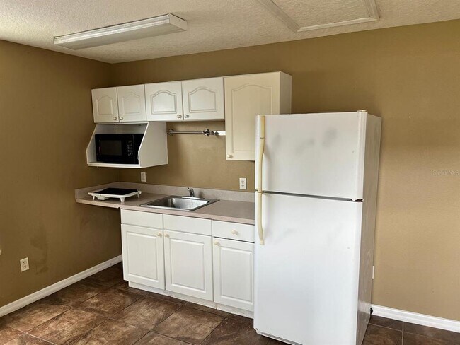 Building Photo - 505 Orchid Dr