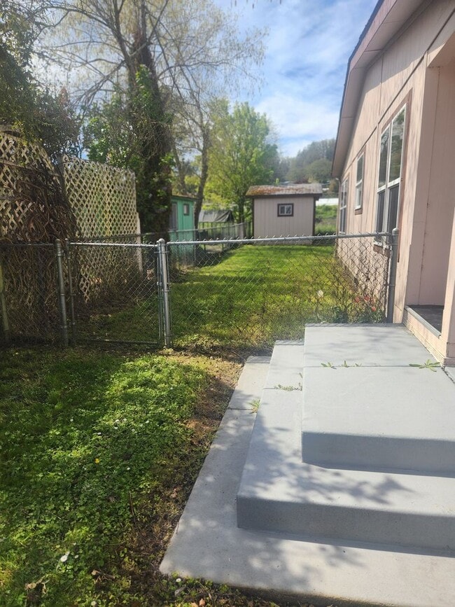 Foto del edificio - ? Newly Remodeled 3 Bedroom, 2 Bath Home in Monroe, Oregon ?