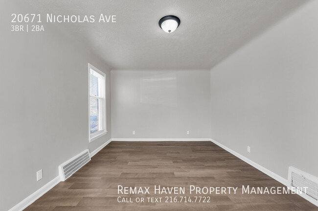 Foto del edificio - 20671 Nicholas Ave