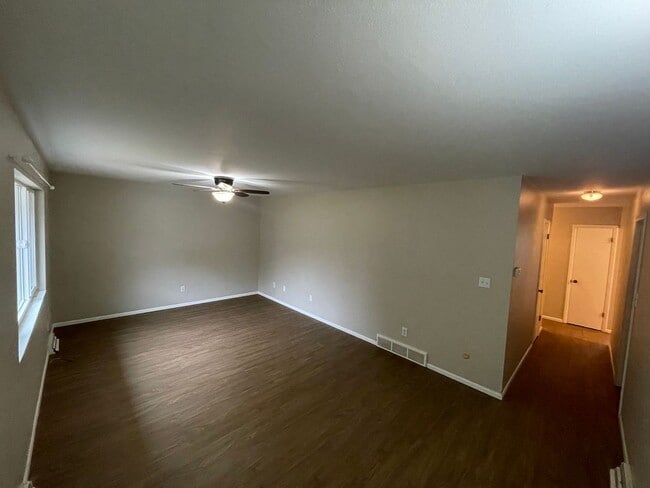 Building Photo - 2 Bed, 1 Bath Home with Brand New LVP Floo...
