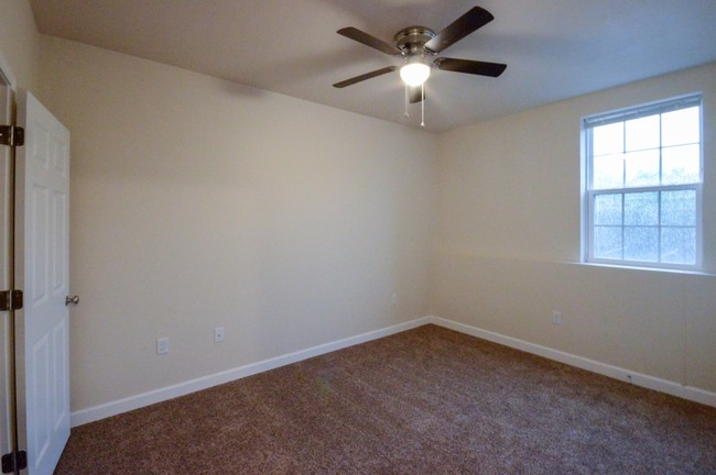 Building Photo - 1205 Basswood St