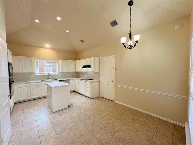 Foto del edificio - 705 Pine Lakes Dr