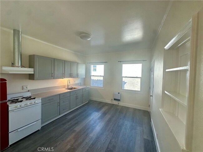 Foto del edificio - 6330 Franklin Ave