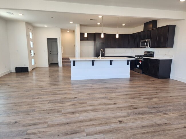 Building Photo - New  Townhome  in South Carson City