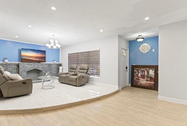 Foto del edificio - 18830 NW 7th Ave