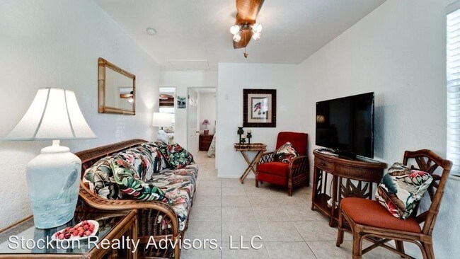 Building Photo - 2 br, 1 bath House - 571 Saint Judes #6