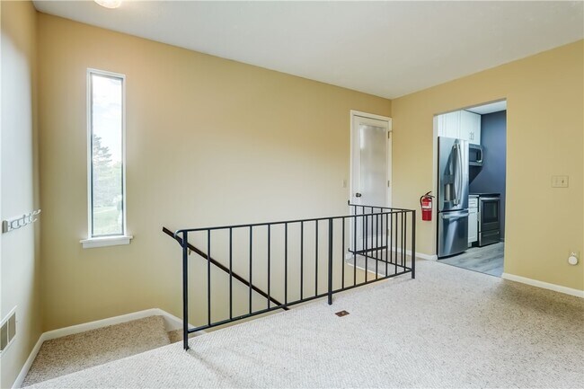 Foto del edificio - 584 Eastbrooke Ln