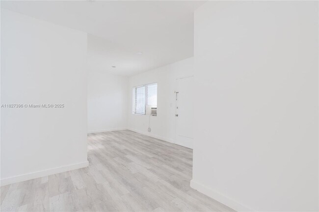 Foto del edificio - 7311 Gary Ave