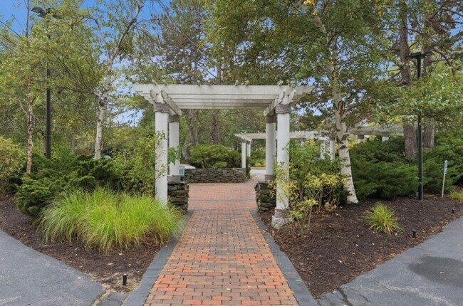 Foto del edificio - Breakwater Condominiums #501-South Portland: 1 BR Condo with water-front access Available 5/1/26 ...