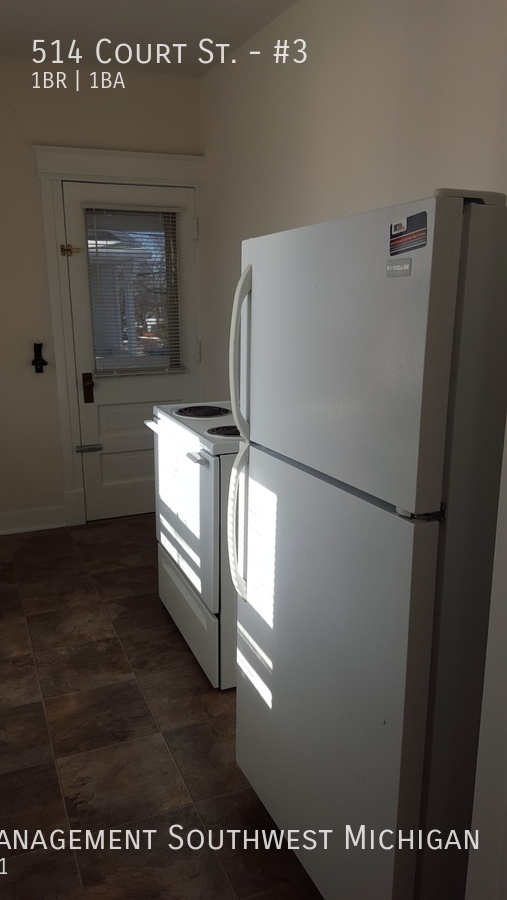 Building Photo - 1 Bedroom/ 1 Bath apartment downtown St Jo...