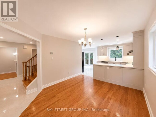 Building Photo - 1054 Chateau Ct