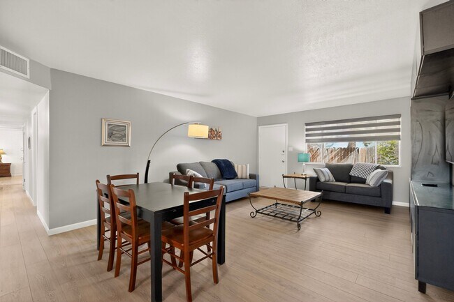 Foto del edificio - 4707 Marquette Ave NE
