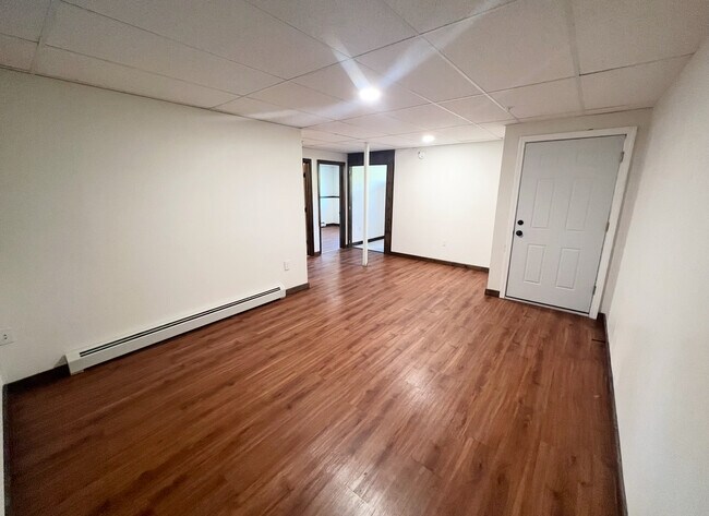 Foto del edificio - 18 Chestnut Dr