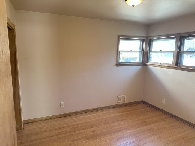 Foto del edificio - 3162 S 72nd St